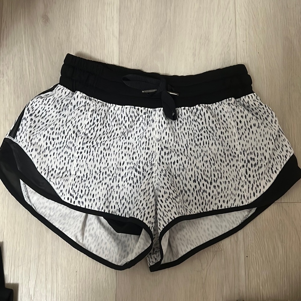 Lululemon Hotty Hot Short - Dottie Dash Leopard Print